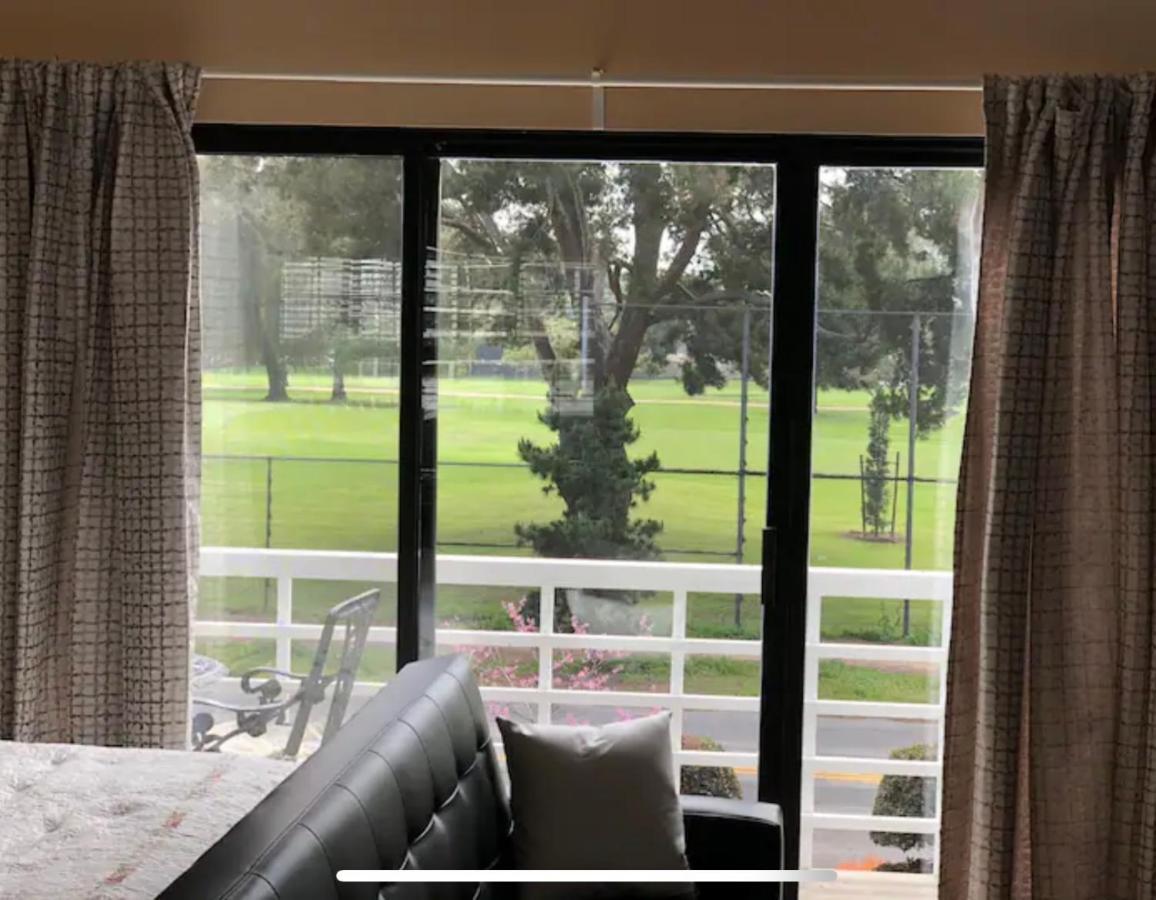 Large Luxury Studio With View In Santa Monica Bagian luar foto
