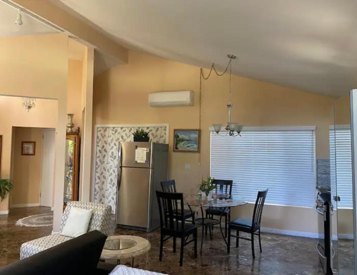 Large Luxury Studio With View In Santa Monica Bagian luar foto