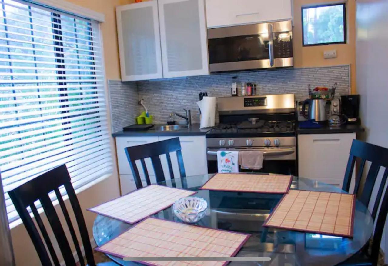 Large Luxury Studio With View In Santa Monica Bagian luar foto