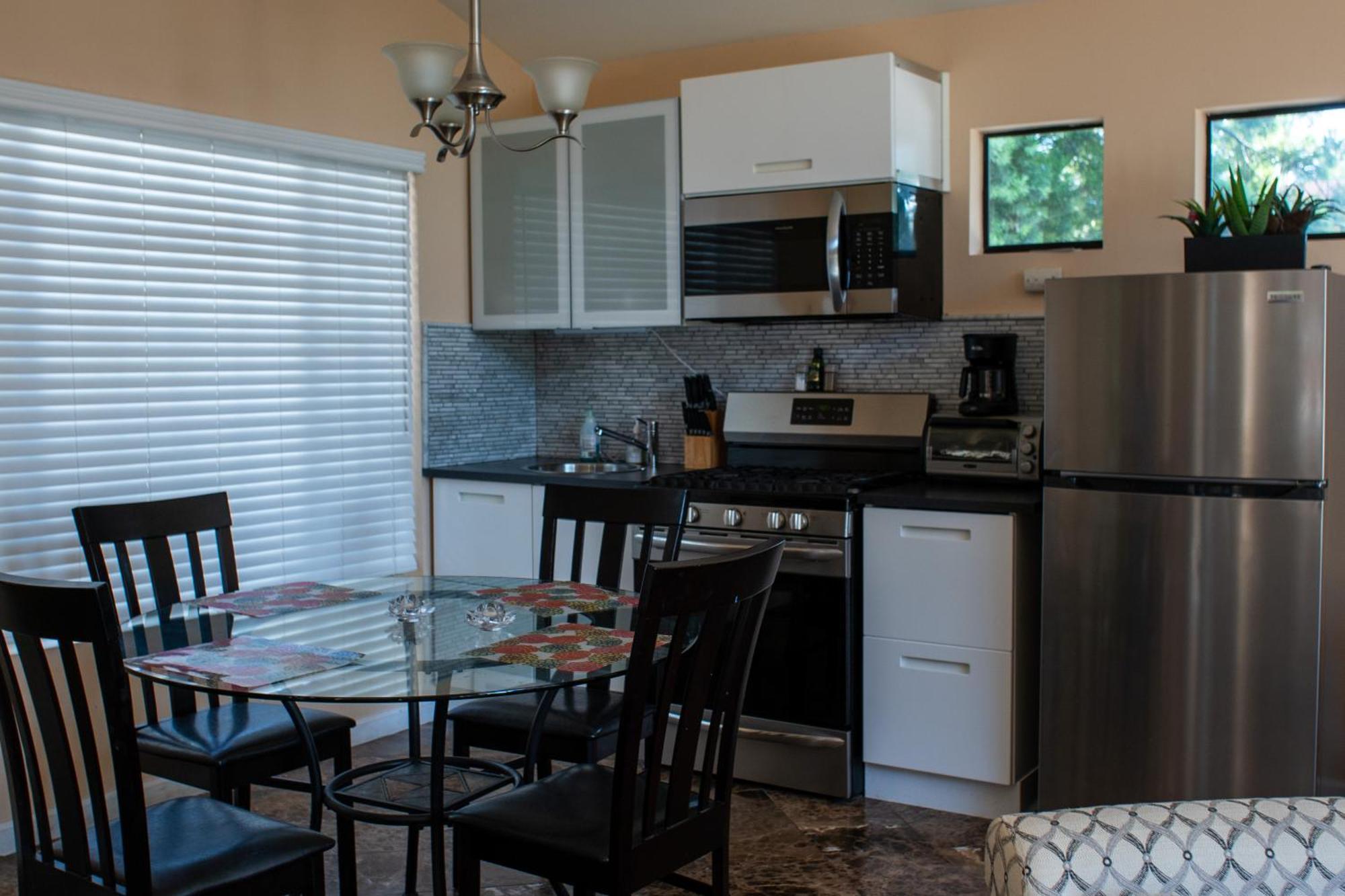 Large Luxury Studio With View In Santa Monica Bagian luar foto