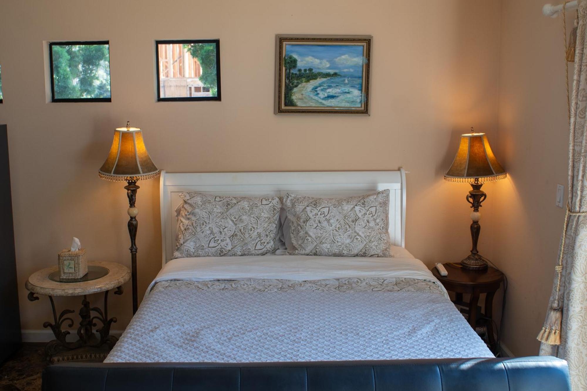 Large Luxury Studio With View In Santa Monica Bagian luar foto