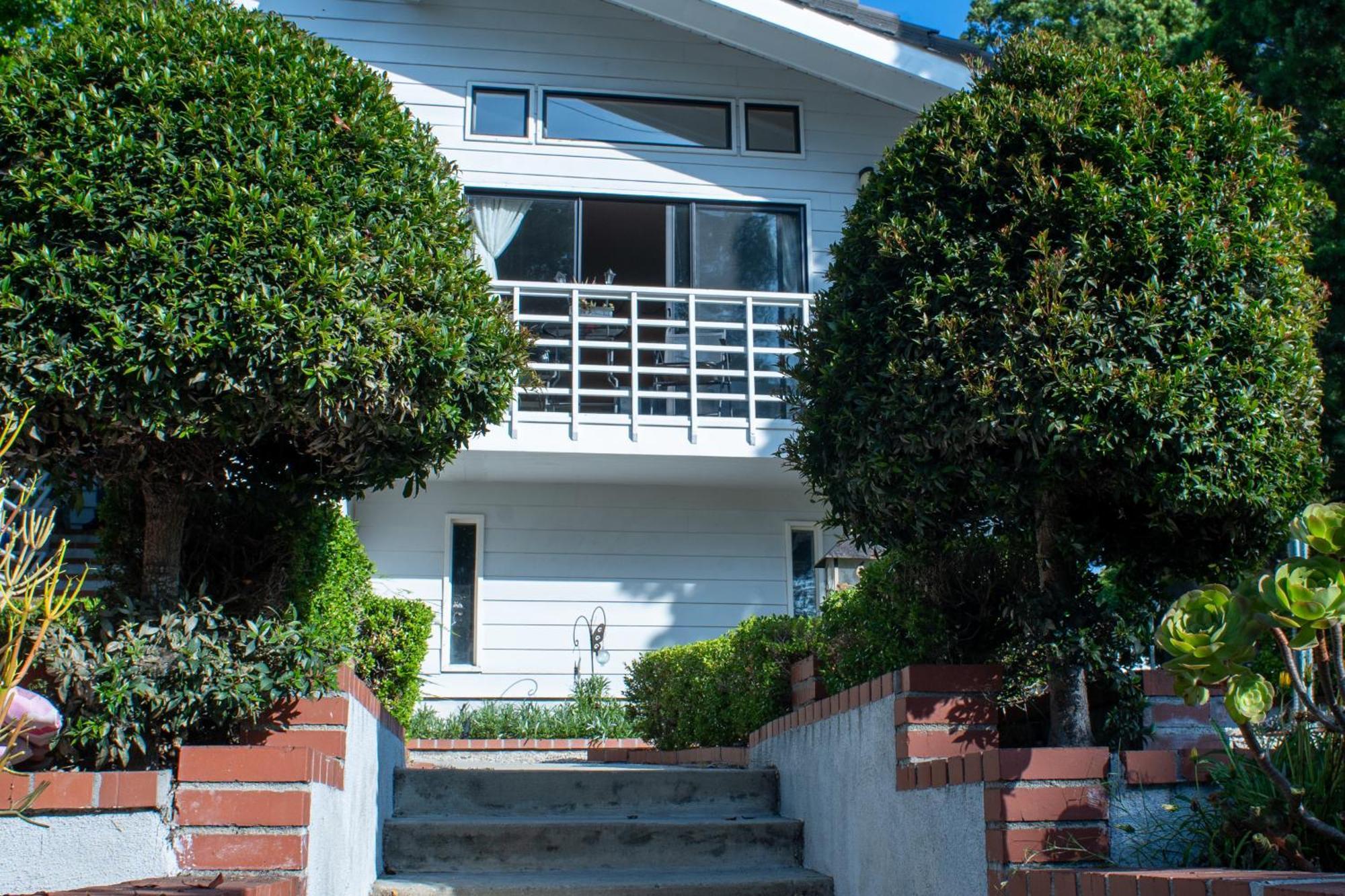Large Luxury Studio With View In Santa Monica Bagian luar foto